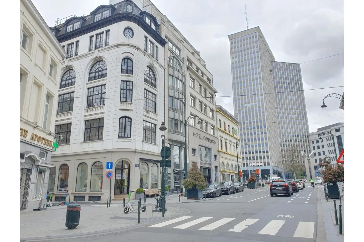 Handelszaak te  huur in Brussel 1000 2500.00€  slaapkamers 168.00m² - Zoekertje 747114