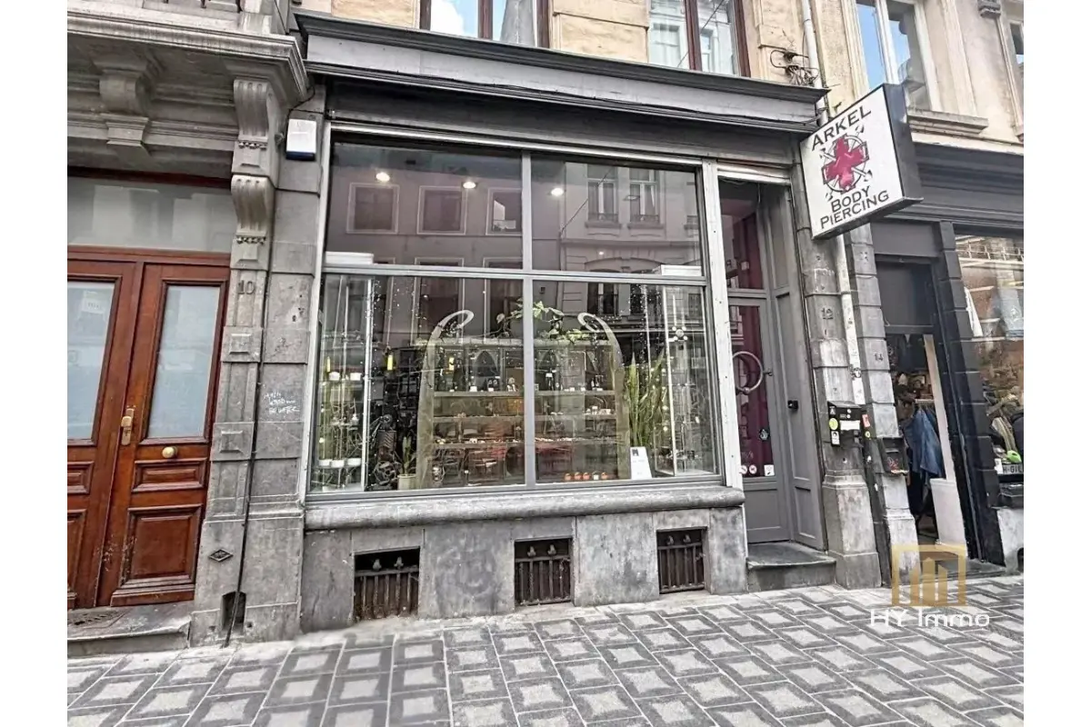 Handelszaak te  koop in Brussel 1000 330000.00€  slaapkamers m² - Zoekertje 747479