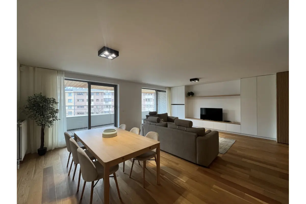 Appartement te  in Etterbeek 1040 2250.00€ 3 slaapkamers 115.00m² - Zoekertje 748103
