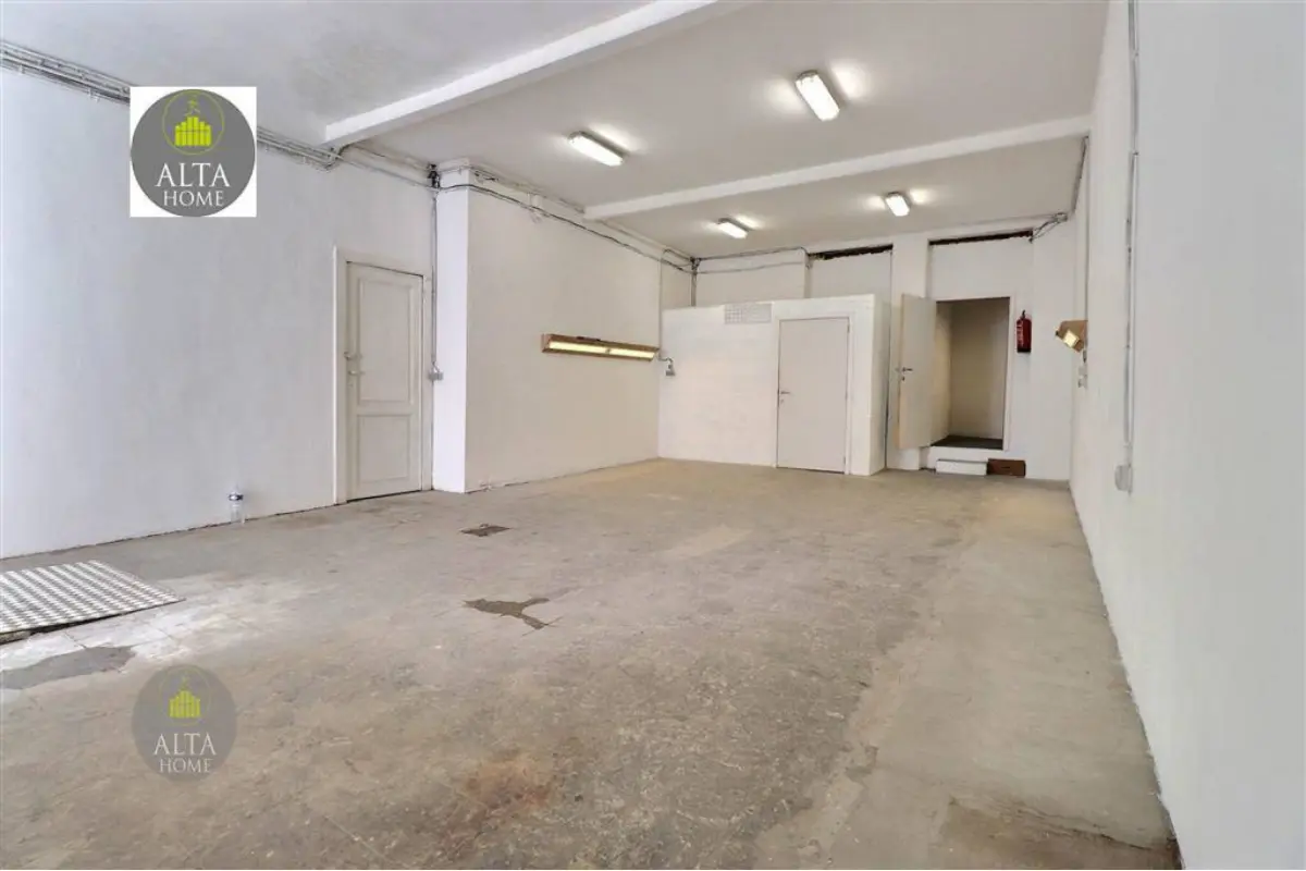 Handelszaak te  in Etterbeek 1040 850.00€  slaapkamers 85.00m² - Zoekertje 748211