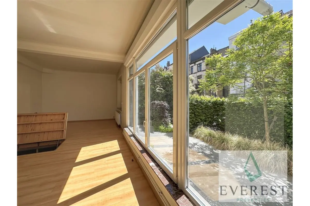 Commerce à louer à Schaerbeek 1030 1200.00€  chambres 82.00m² - annonce 749125