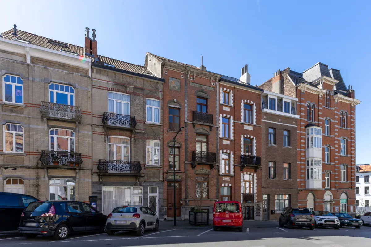 Immeuble de rapport - Immeuble à appartement à vendre à Forest 1190 485000.00€ 5 chambres 280.00m² - annonce 749049