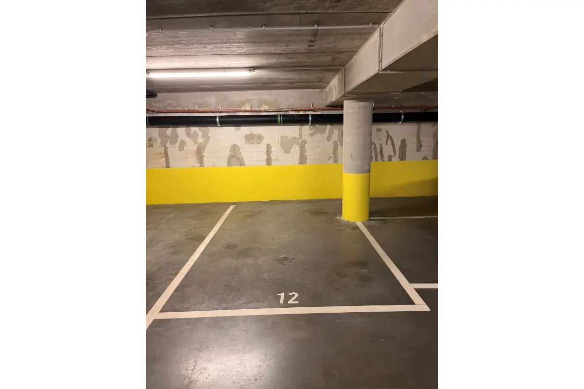 Parking à louer à Bruxelles 1000 150.00€  chambres m² - annonce 748510