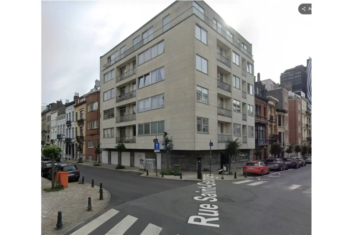 Box à  à Ixelles 1050 150.00€  chambres m² - annonce 749225