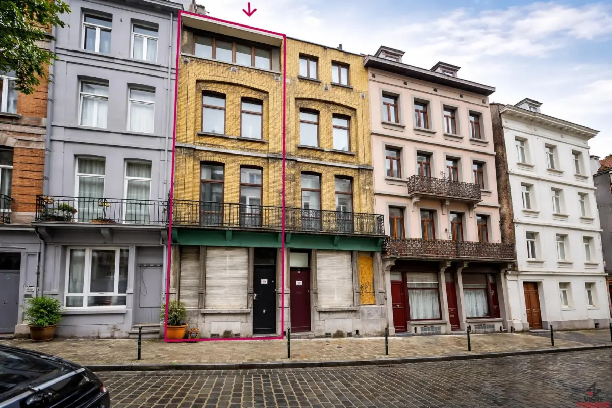 Maison à vendre à Bruxelles 1000 374000.00€ 5 chambres m² - annonce 749106