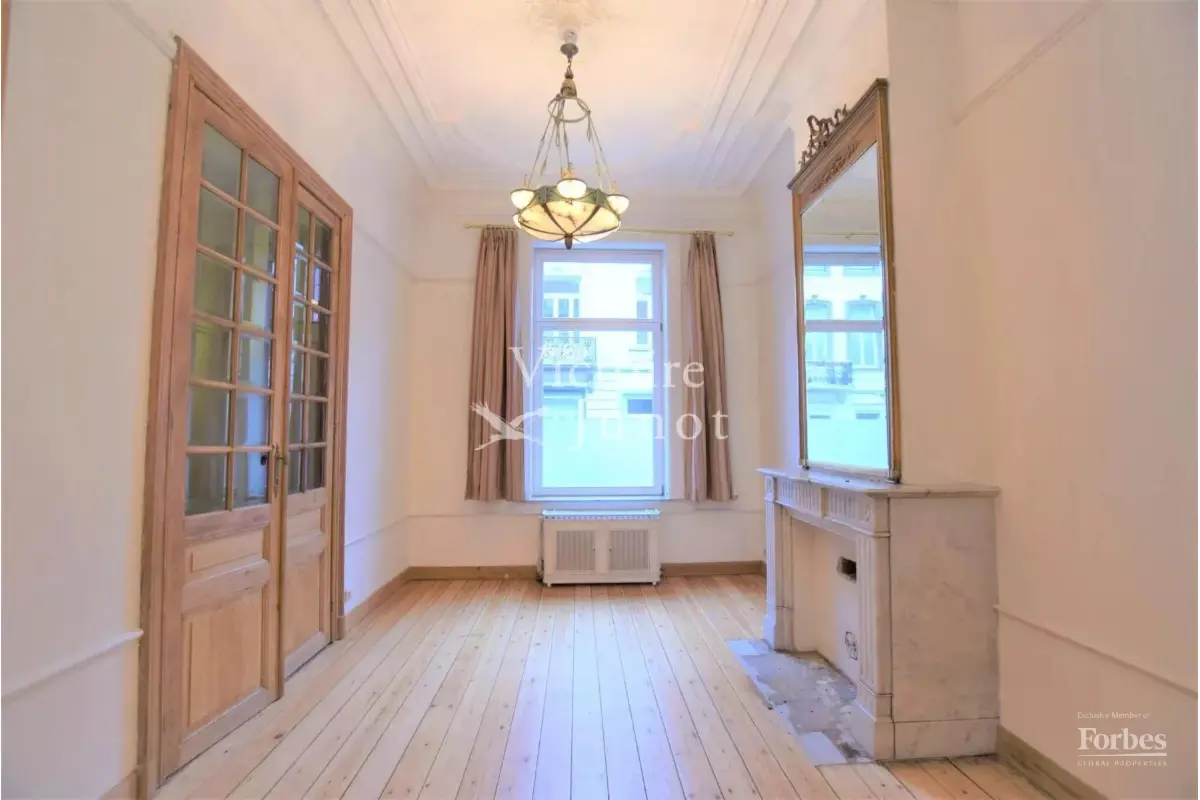 Huis te  huur in Etterbeek 1040 3500.00€ 4 slaapkamers 200.00m² - Zoekertje 749485
