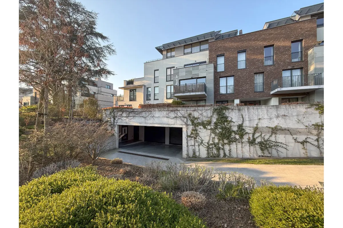 Parking à louer à Uccle 1180 100.00€  chambres m² - annonce 750265