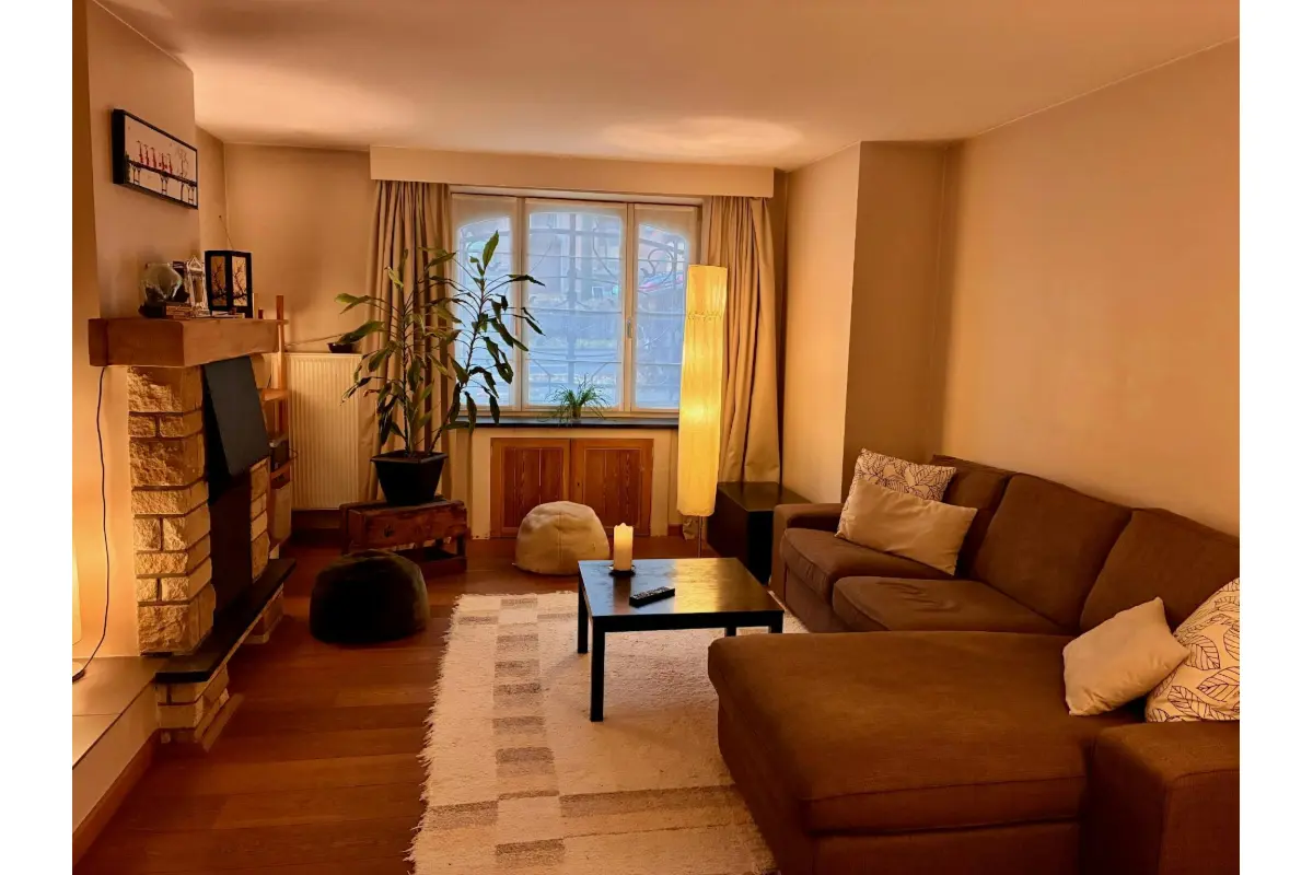 Appartement te  huur in Vorst 1190 1300.00€  slaapkamers m² - Zoekertje 751252
