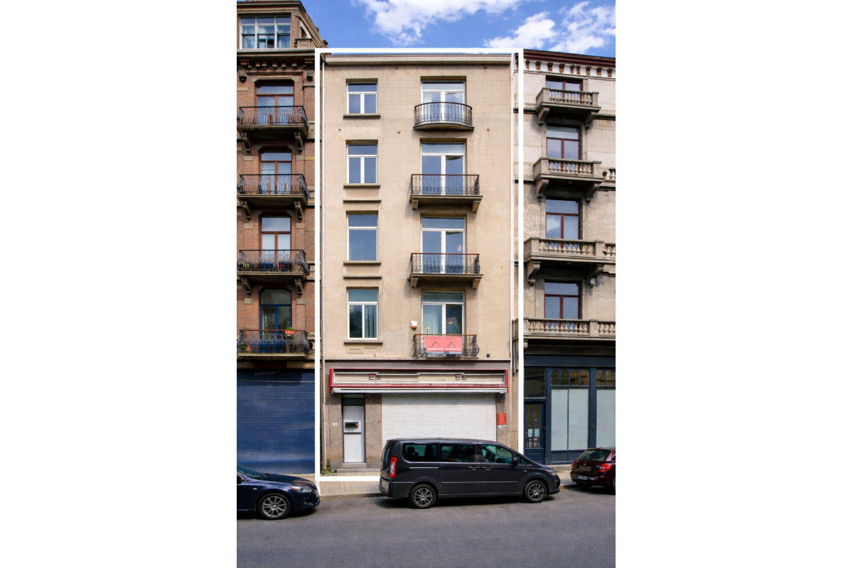 Huis te  koop in Sint-Gillis 1060 1100000.00€ 6 slaapkamers 330.00m² - Zoekertje 751130