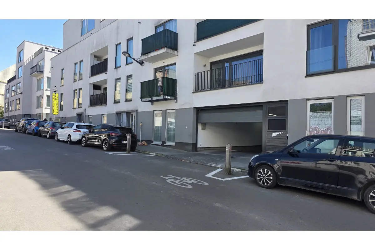 Parking te  koop in Schaarbeek 1030 16500.00€  slaapkamers m² - Zoekertje 751217