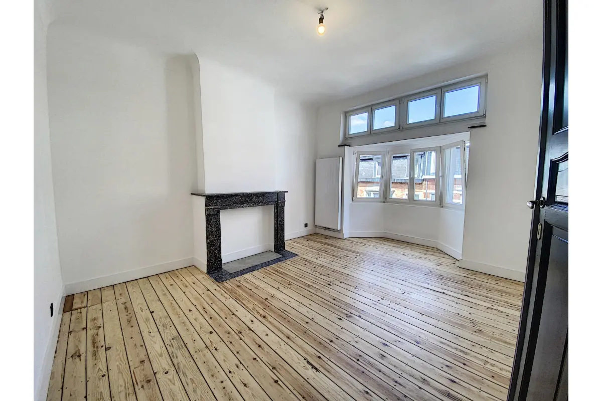 Kot te  huur in Vorst 1190 603.00€ 1 slaapkamers 242.00m² - Zoekertje 752429