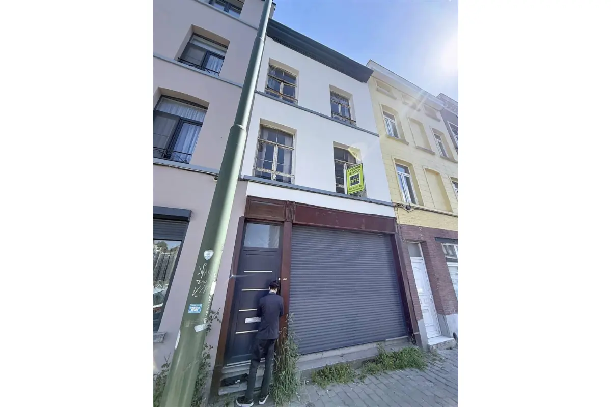 Huis te  koop in Anderlecht 1070 329000.00€ 6 slaapkamers 192.00m² - Zoekertje 751747
