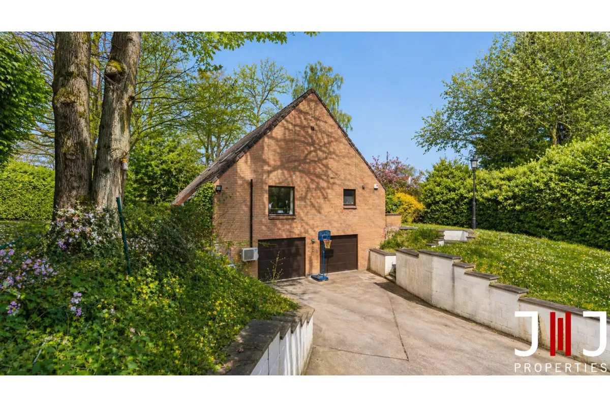 Grond te  koop in Ukkel 1180 1200000.00€  slaapkamers m² - Zoekertje 751839