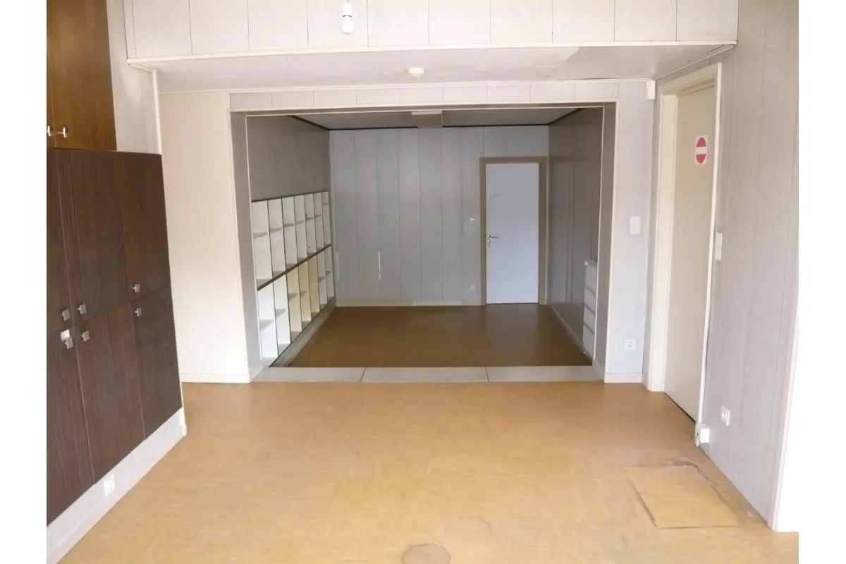 Handelszaak te  huur in Vorst 1190 1500.00€  slaapkamers 365.00m² - Zoekertje 751692
