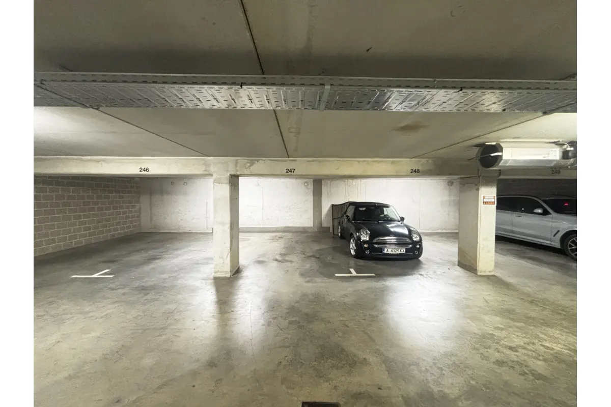 Parking te  huur in Sint-Lambrechts-Woluwe 1200 70.00€  slaapkamers m² - Zoekertje 751664