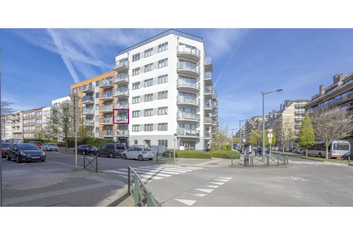 Appartement à vendre à Molenbeek-Saint-Jean 1080 239000.00€ 1 chambres 77.00m² - annonce 751704