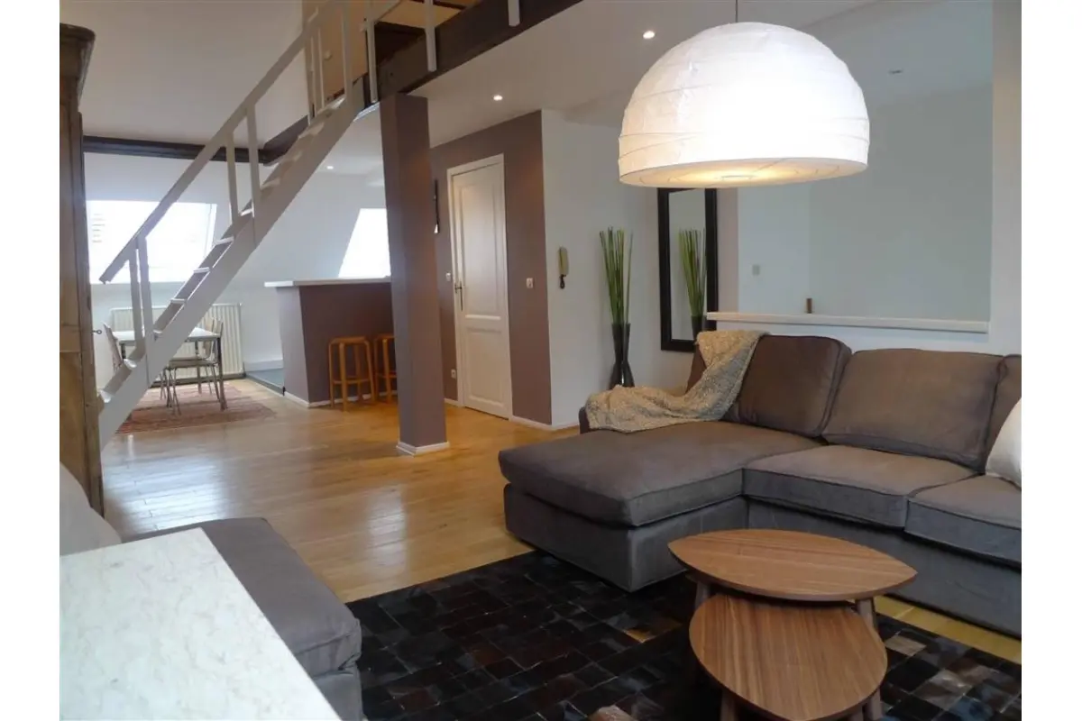 Appartement te  in Elsene 1050 1250.00€ 1 slaapkamers m² - Zoekertje 752976