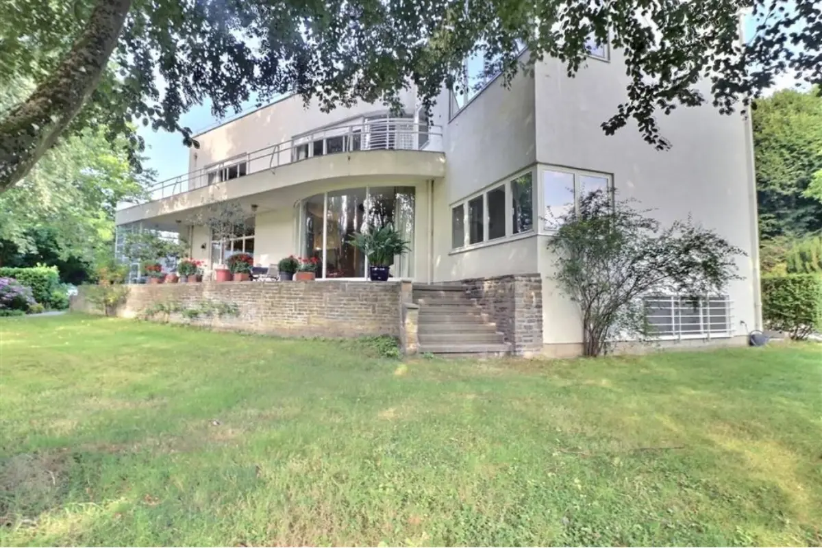 Villa te  koop in Loverval 6280 780000.00€ 7 slaapkamers 607.00m² - Zoekertje 753282