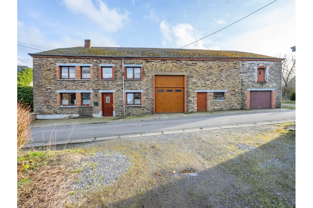 Boerderij te  koop in Houffalize 6660 260000.00€ 3 slaapkamers 454.12m² - Zoekertje 752910
