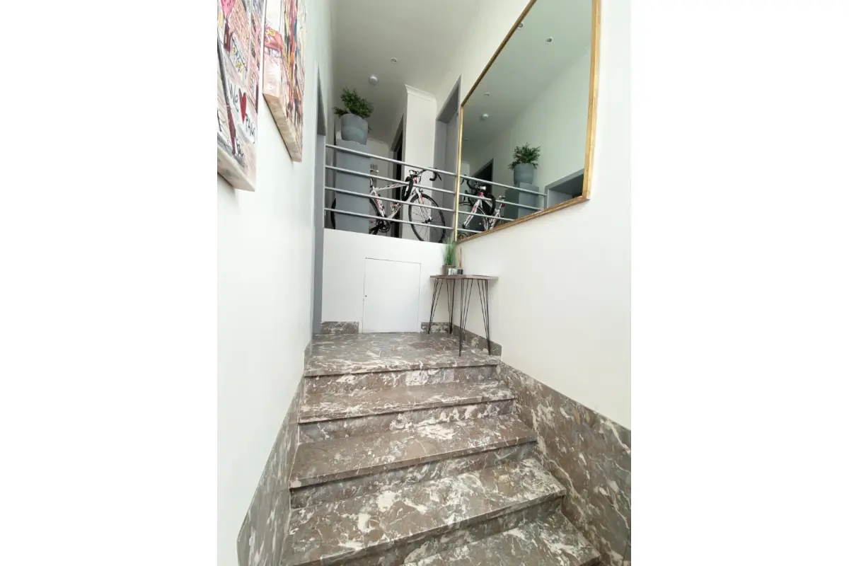 Handelszaak te  huur in Sint-Gillis 1060 1400.00€  slaapkamers 95.00m² - Zoekertje 753210
