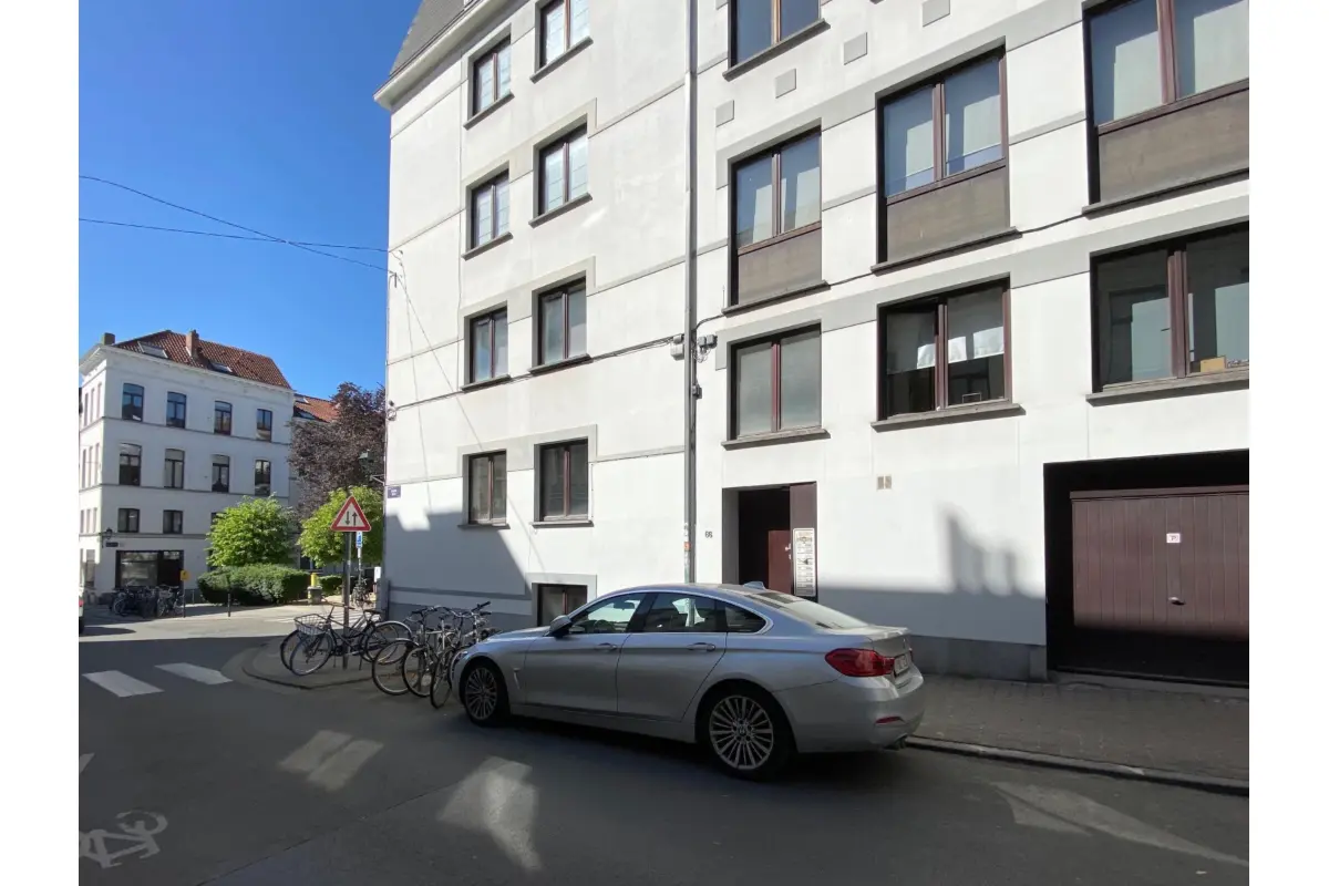Handelszaak te  huur in Sint-Gillis 1060 1550.00€  slaapkamers 95.00m² - Zoekertje 753210