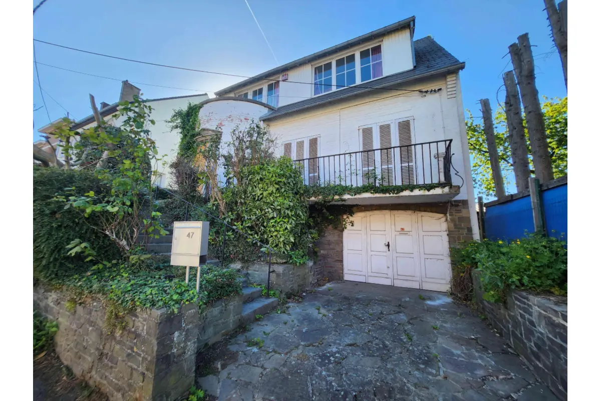Villa te  koop in Montigny-le-Tilleul 6110 200000.00€ 3 slaapkamers m² - Zoekertje 753070