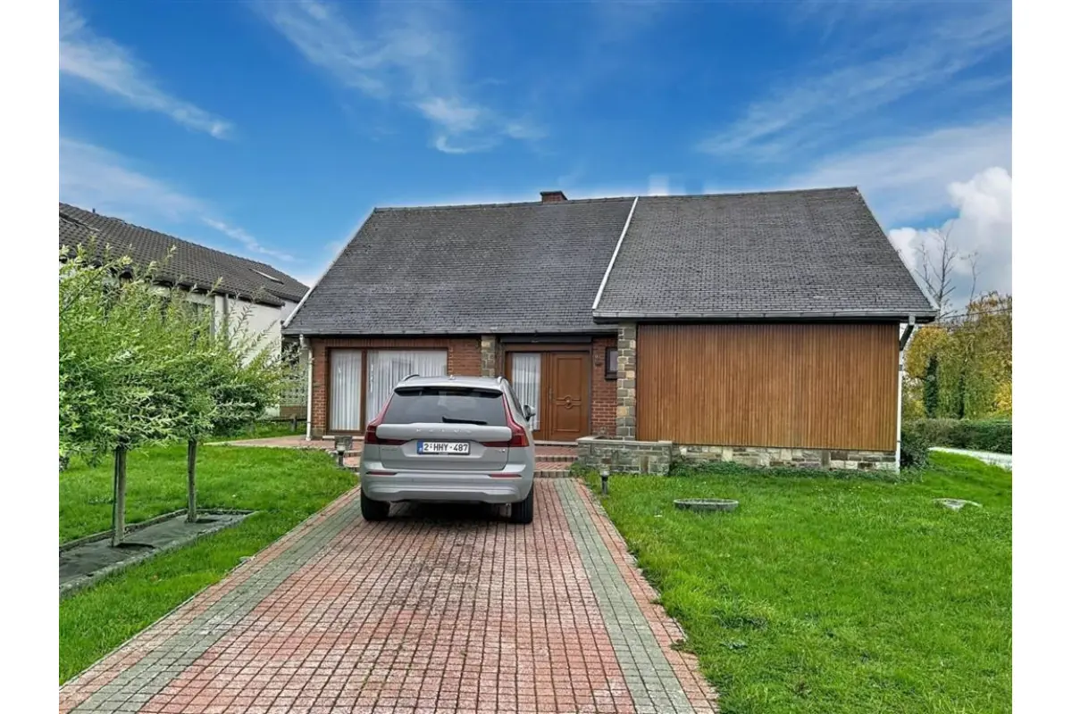 Villa te  koop in Sambreville 5060 285000.00€ 4 slaapkamers 206.00m² - Zoekertje 753323