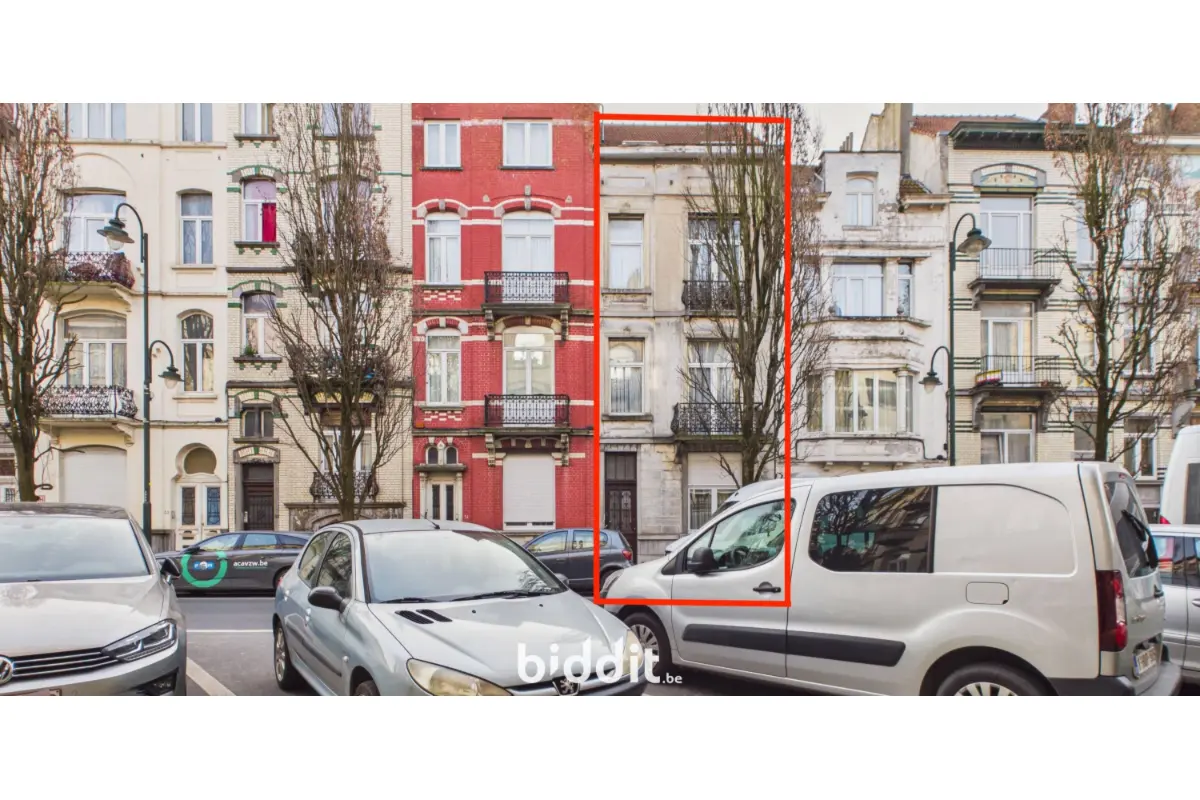 Huis te  koop in Sint-Jans-Molenbeek 1080 320000.00€ 6 slaapkamers m² - Zoekertje 753156