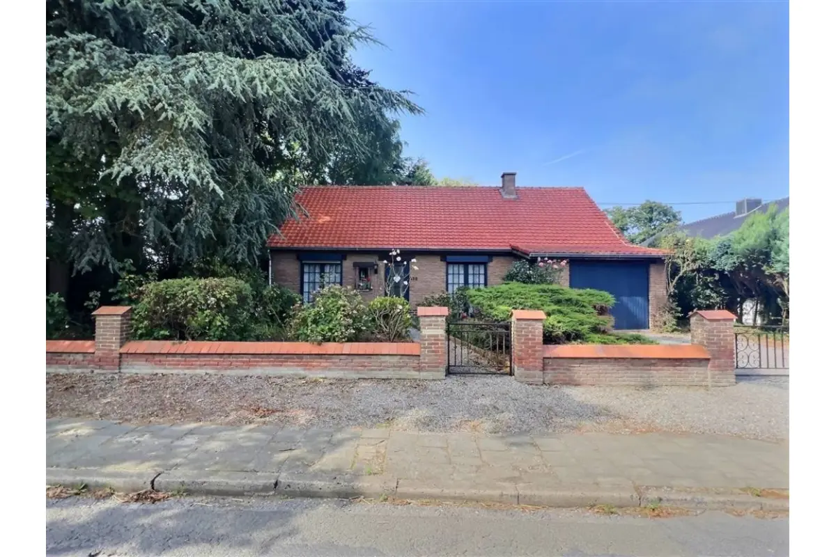 Villa te  koop in Forchies-la-Marche 6141 275000.00€ 3 slaapkamers m² - Zoekertje 753281
