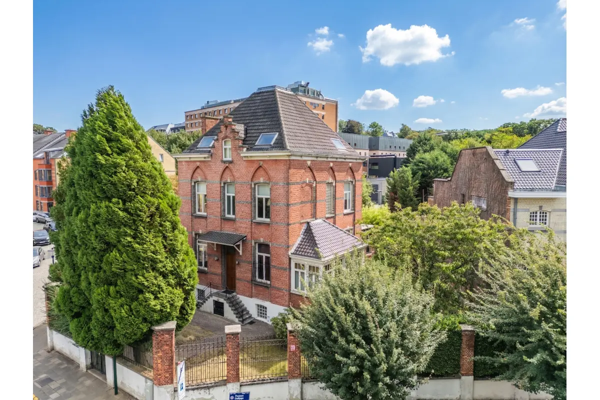 Villa te  koop in Ukkel 1180 1290000.00€ 6 slaapkamers 330.00m² - Zoekertje 753253