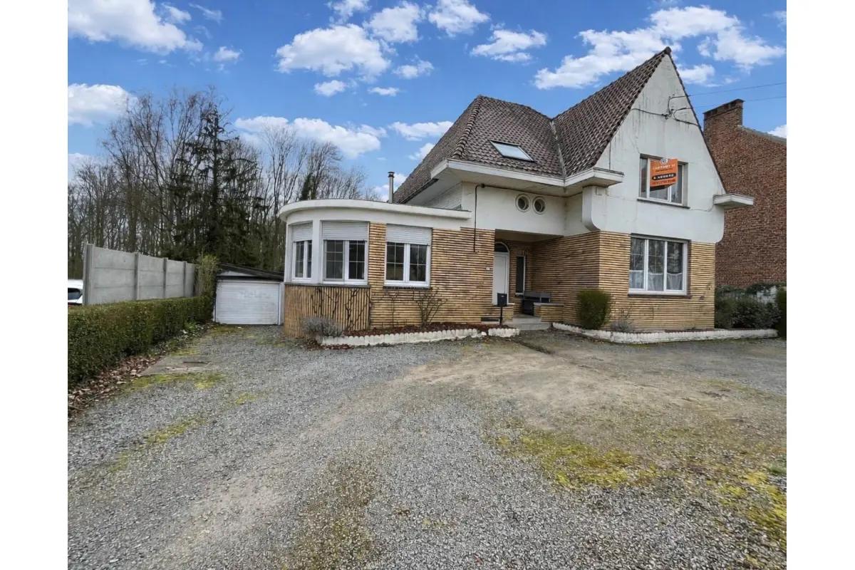 Villa te  koop in Quevaucamps 7972 320000.00€ 5 slaapkamers m² - Zoekertje 753012