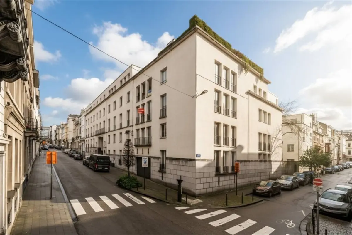 Appartement te  koop in Brussel 1000 330000.00€ 1 slaapkamers 76.00m² - Zoekertje 753804