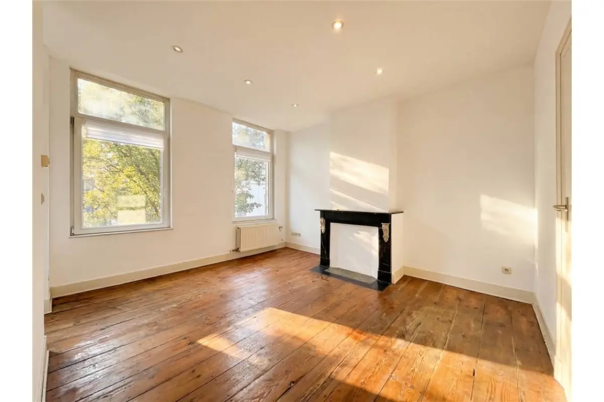 Appartement te  koop in Sint-Gillis 1060 195000.00€ 1 slaapkamers 57.00m² - Zoekertje 754365