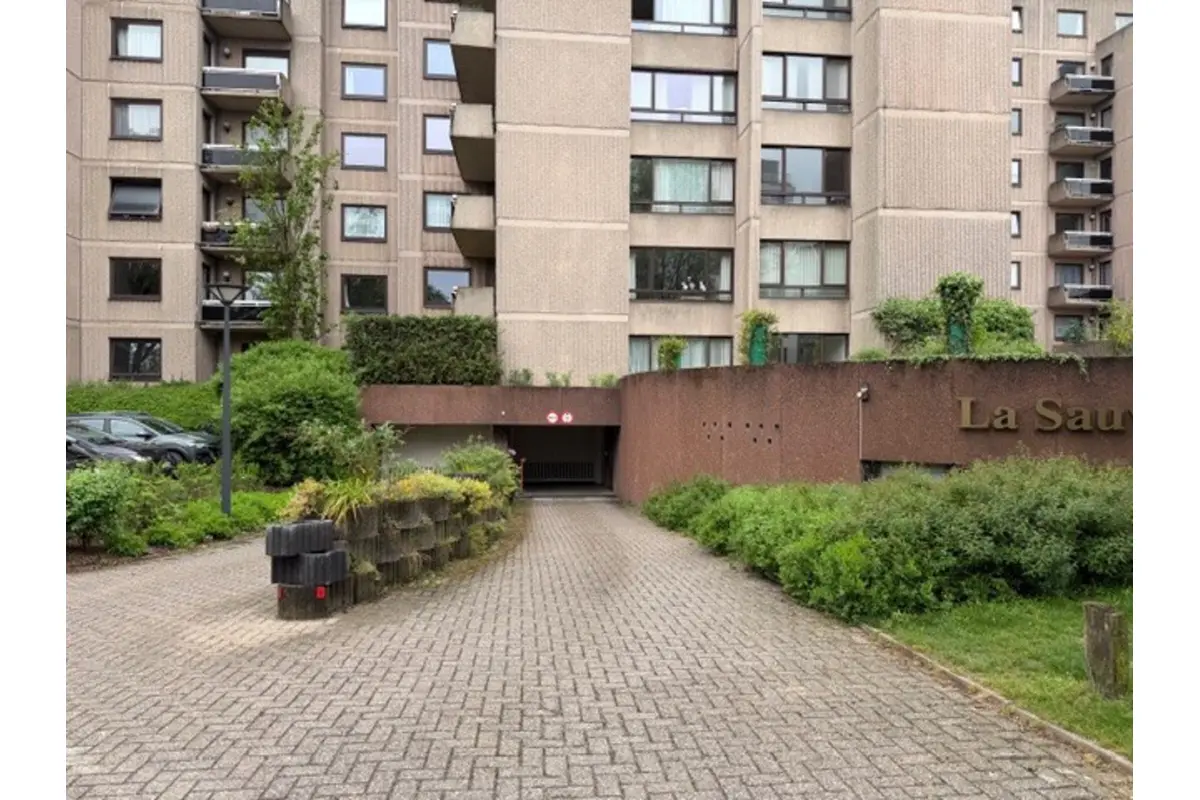 Parking & garage te  koop in Sint-Lambrechts-Woluwe 1200 18000.00€  slaapkamers m² - Zoekertje 754924