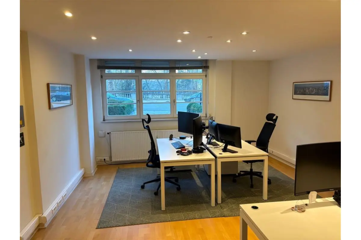 Handelszaak te  in Brussel 1000 1450.00€  slaapkamers 130.00m² - Zoekertje 754885