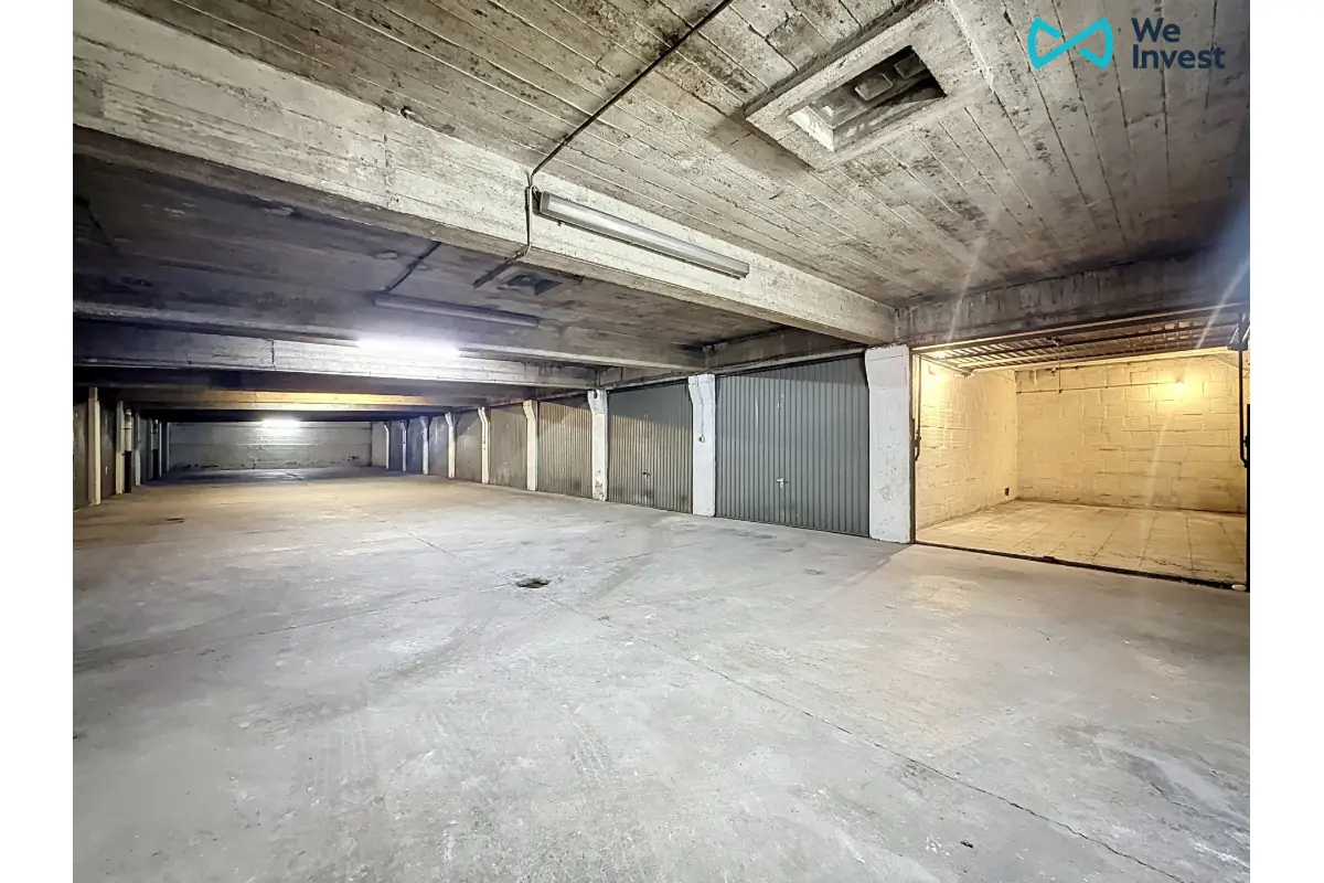 Parking & garage te  koop in Etterbeek 1040 40000.00€  slaapkamers m² - Zoekertje 755269