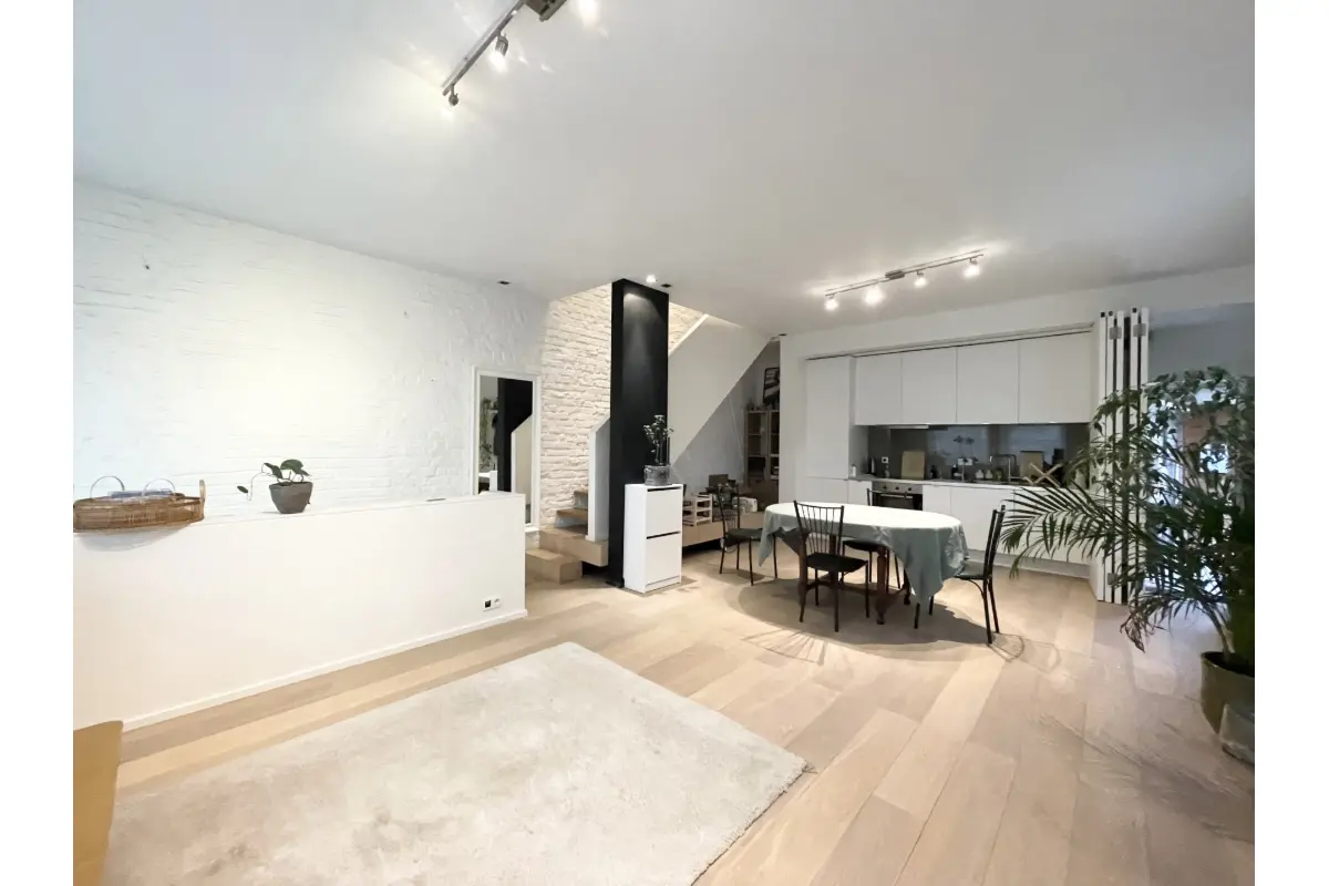 Triplex à louer à Woluwe-Saint-Pierre 1150 1650.00€ 2 chambres 120.00m² - annonce 755681