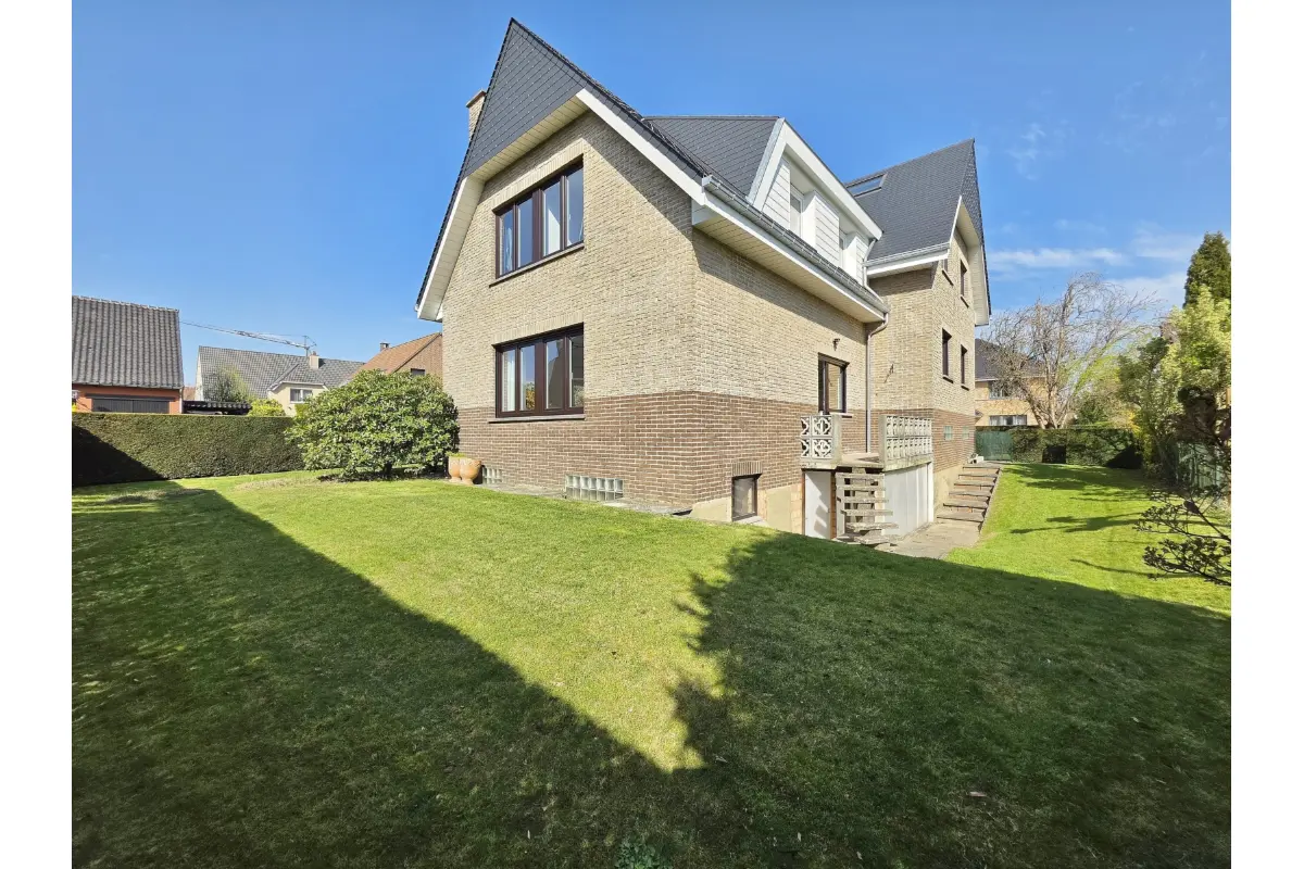 Villa à  à Kraainem 1950 3200.00€ 6 chambres 225.00m² - annonce 756585
