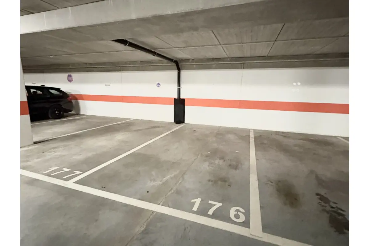 Parking / garage à louer à Ixelles 1050 125.00€  chambres m² - annonce 757823