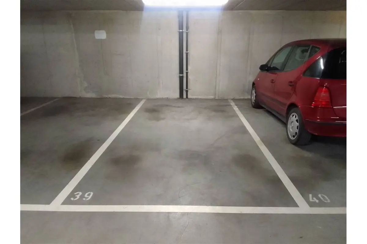 Parking / garage à louer à Ixelles 1050 105.00€  chambres m² - annonce 757832