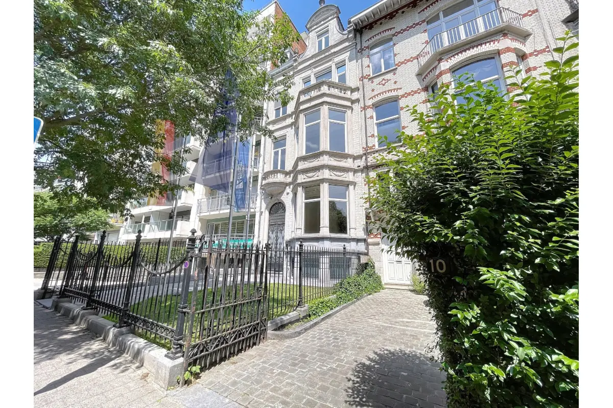 Handelszaak te  koop in Etterbeek 1040 2690000.00€  slaapkamers 650.00m² - Zoekertje 758266