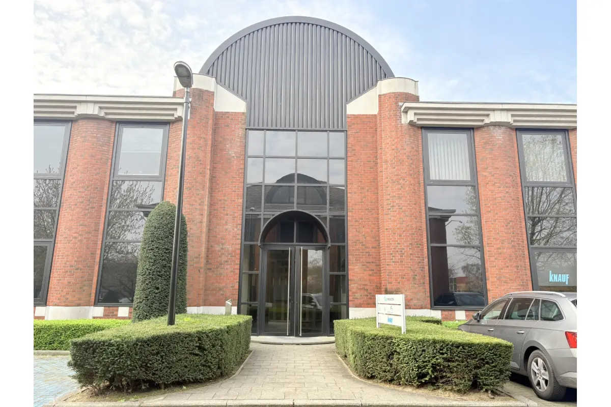 Handelszaak te  koop in Anderlecht 1070 775000.00€  slaapkamers 381.00m² - Zoekertje 758231