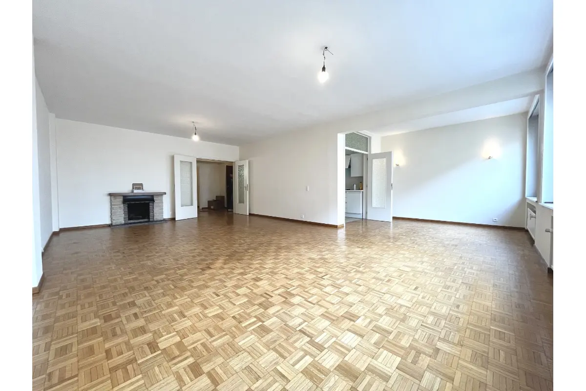 Appartement te  huur in Ukkel 1180 1200.00€ 2 slaapkamers 115.00m² - Zoekertje 758704