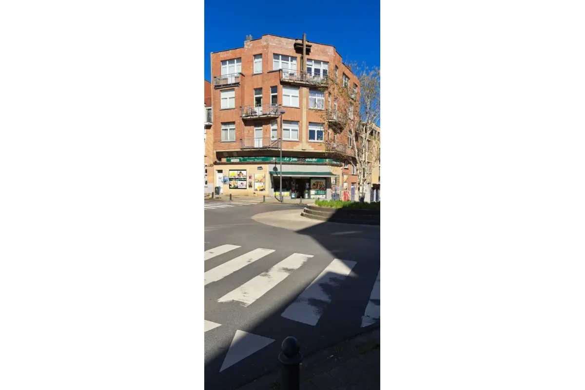 Handelszaak te  koop in Elsene 1050 449000.00€ 0 slaapkamers m² - Zoekertje 758426