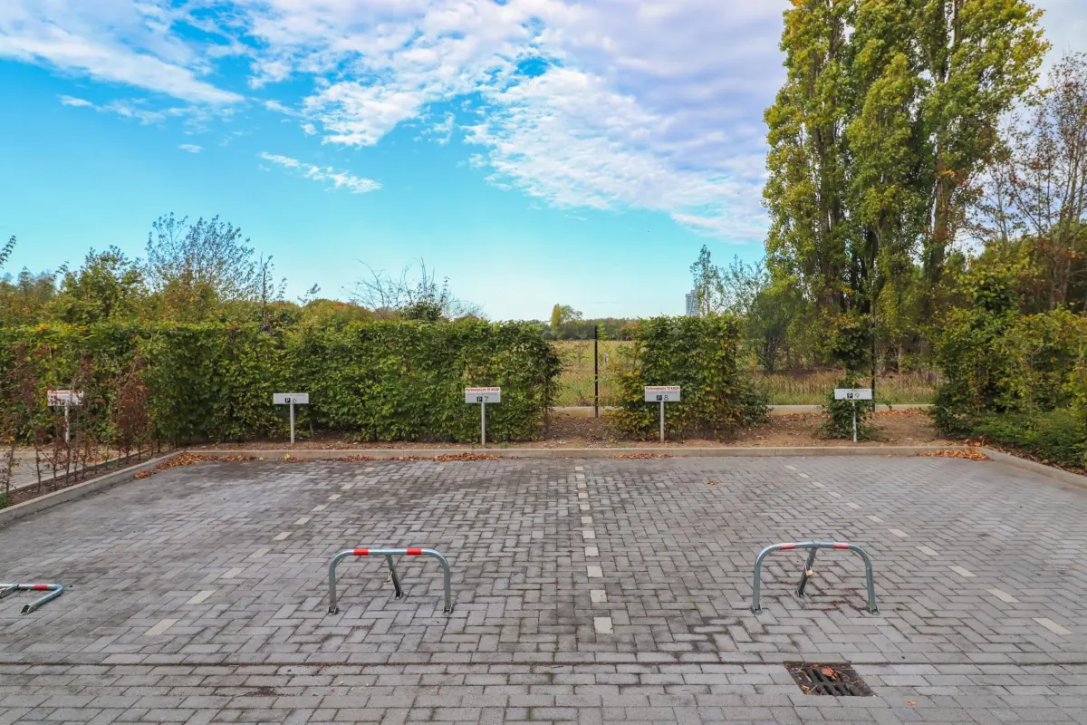 Parking / garage à louer à Zwijnaarde 9052 70.00€  chambres m² - annonce 757929
