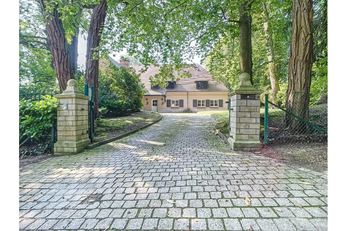 Villa te  in Kraainem 1950 1895000.00€ 7 slaapkamers 540.00m² - Zoekertje 758552