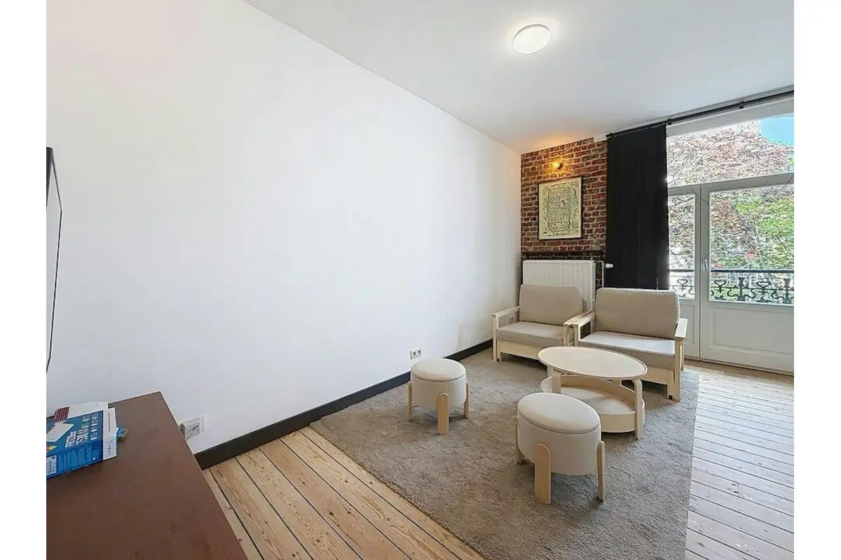 Appartement te  huur in Ukkel 1180 1700.00€  slaapkamers m² - Zoekertje 758923