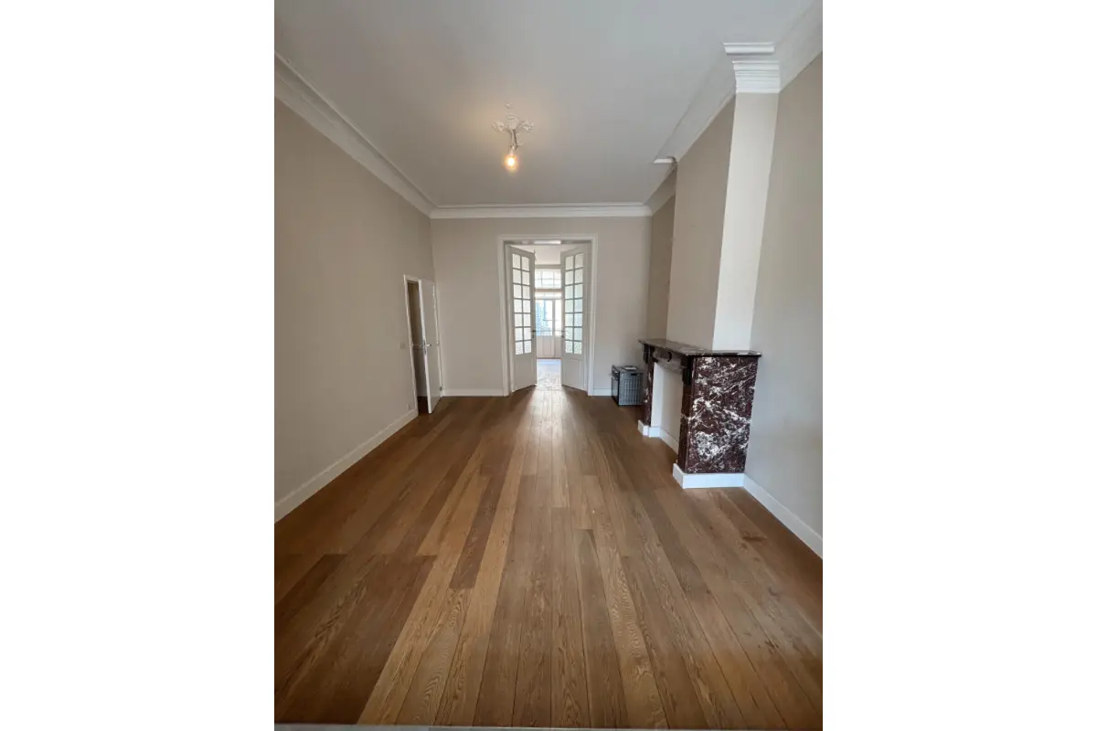Appartement te  koop in Sint-Gillis 1060 420000.00€ 1 slaapkamers 89.00m² - Zoekertje 758241