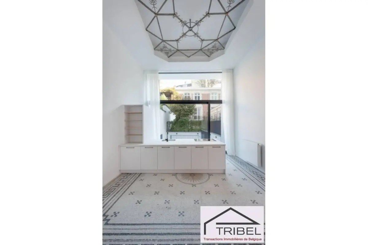 Rez-de-chaussée à louer à Bruxelles 1000 2250.00€ 2 chambres 113.00m² - annonce 759604