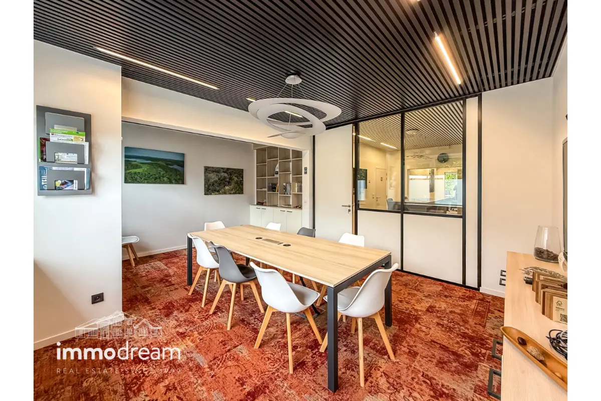 Handelszaak te  koop in Sint-Pieters-Woluwe 1150 495000.00€  slaapkamers 108.00m² - Zoekertje 759507
